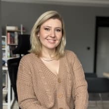Özge Özsoy — Dil ve Konuşma Terapisti