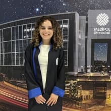 Özge Savaş — Dil ve Konuşma Terapisti