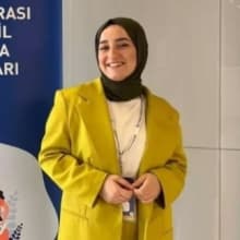 Yaren Çökelez — Dil ve Konuşma Terapisti